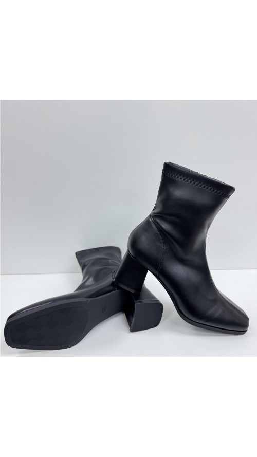 BOTA ELASTICA POLIPIEL NEGRO