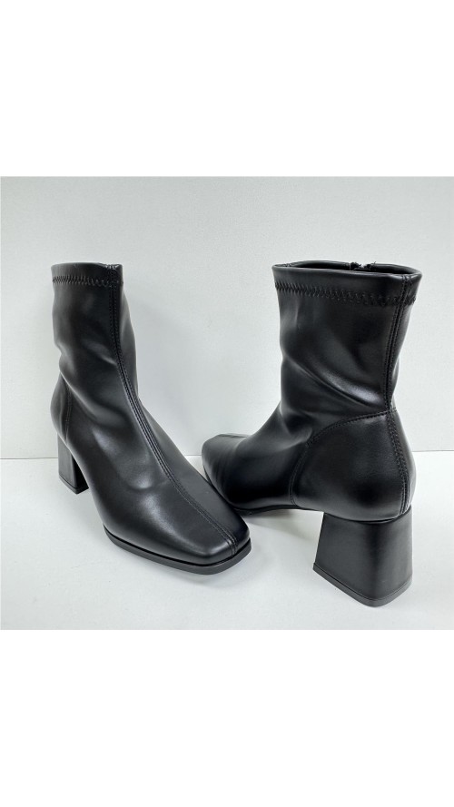 BOTA ELASTICA POLIPIEL NEGRO