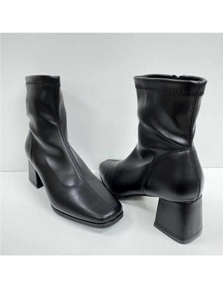 BOTA ELASTICA POLIPIEL NEGRO