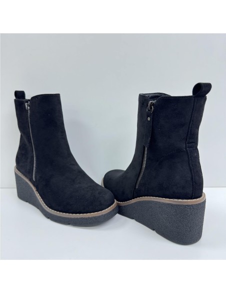 BOTA DE CUÑA DE SERRAJE NEGRO