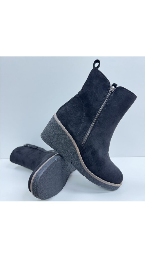 BOTA DE CUÑA DE SERRAJE NEGRO