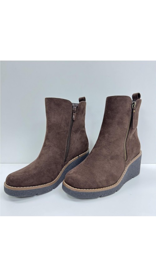 BOTA DE CUÑA DE SERRAJE MARRON