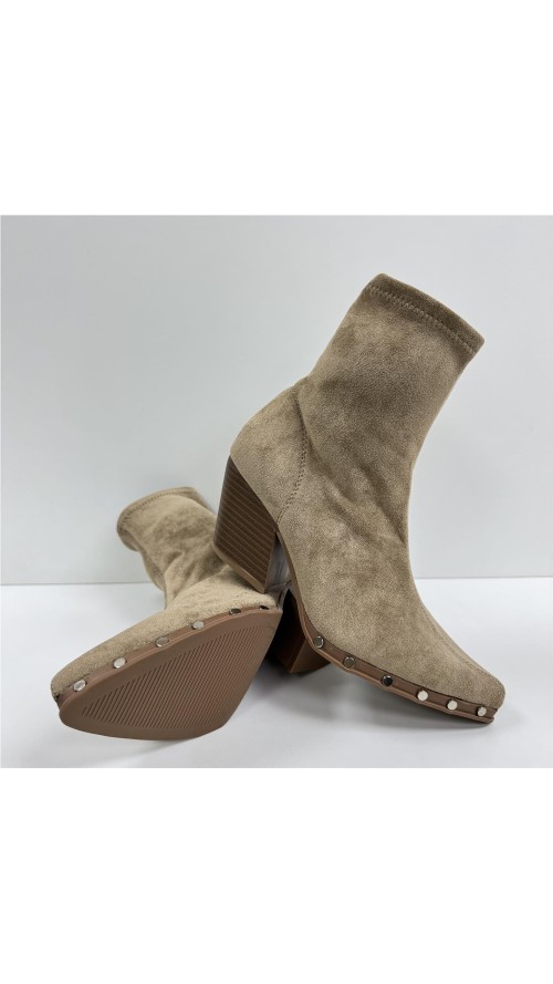 BOTIN SERRAJE TACHUELAS BEIG