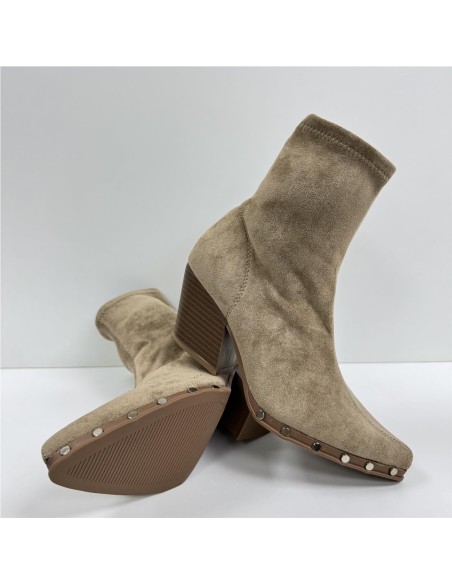 BOTIN SERRAJE TACHUELAS BEIG