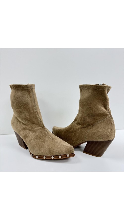 BOTIN SERRAJE TACHUELAS BEIG