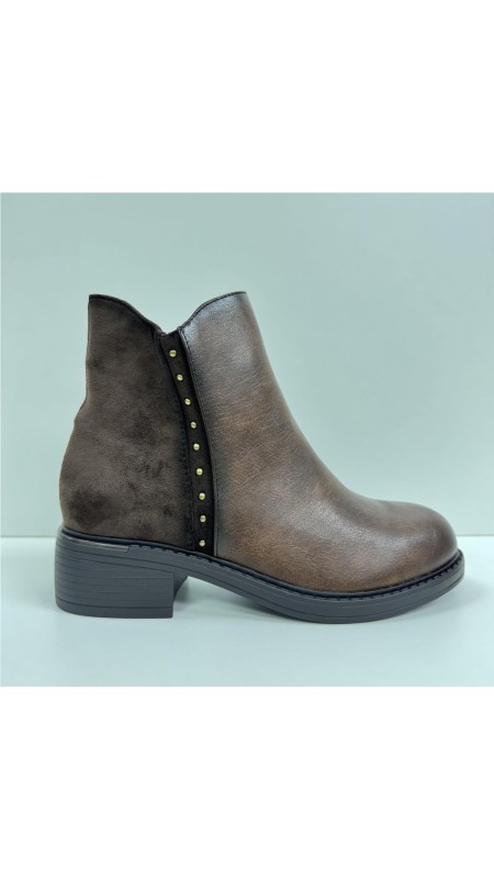 BOTA COMBINADA CON TACHUELAS MARRON 2