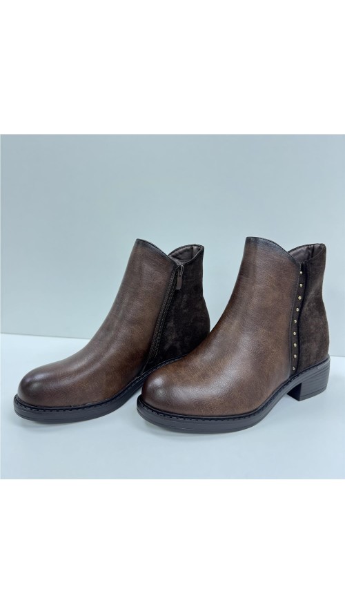BOTA COMBINADA CON TACHUELAS MARRON