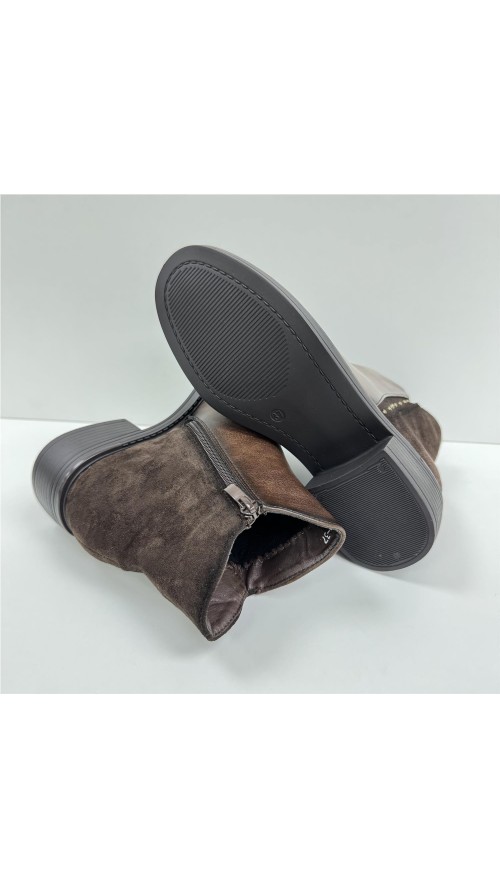 BOTA COMBINADA CON TACHUELAS MARRON