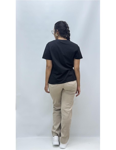 CAMISETA LETRAS NEGRO