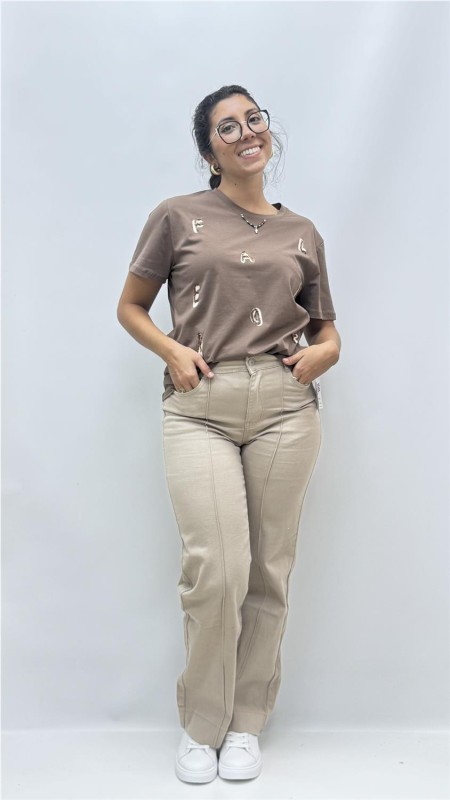 CAMISETA LETRAS MARRON