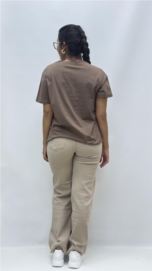 CAMISETA LETRAS MARRON