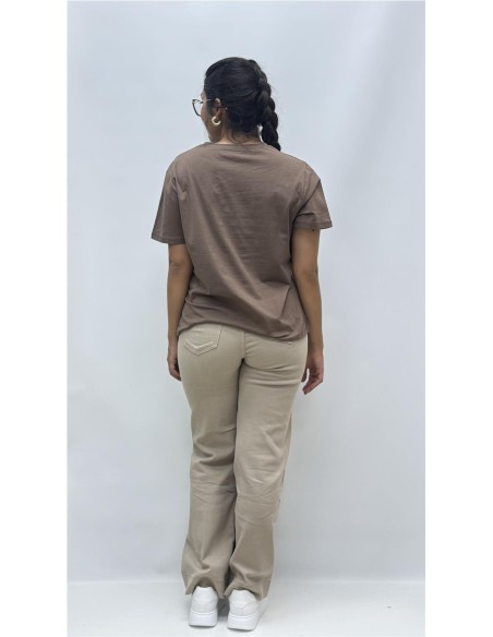 CAMISETA LETRAS MARRON