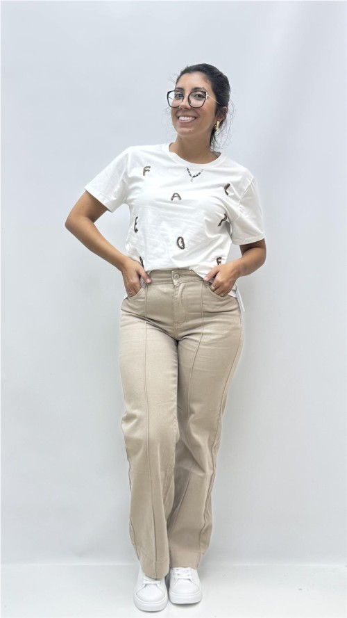 CAMISETA LETRAS BLANCO