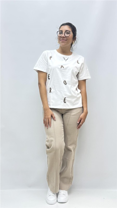 CAMISETA LETRAS BLANCO 2