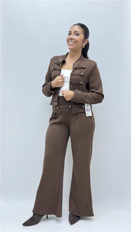 CHAQUETA LOE MARRON 2