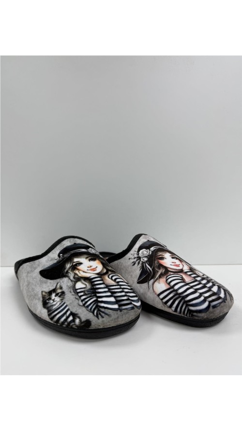 ZAPATILLA DIBUJO NIÑA Y GATO NEGRO