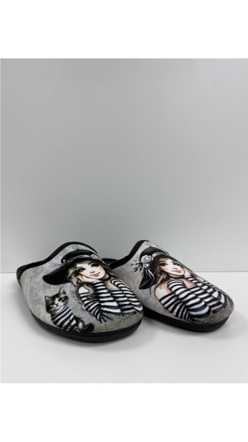 ZAPATILLA DIBUJO NIÑA Y GATO NEGRO