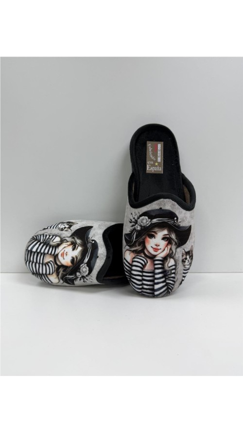 ZAPATILLA DIBUJO NIÑA Y GATO NEGRO