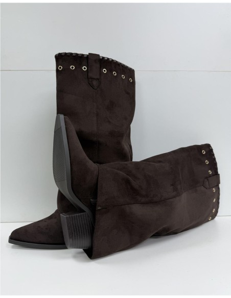 BOTA DOBLEZ CON ADORNO MARRON