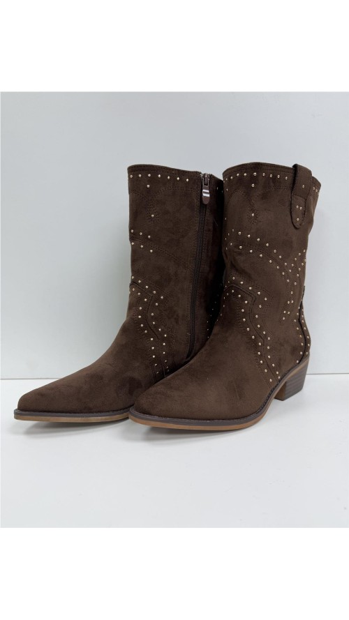 BOTIN CON TACHUELAS MARRON