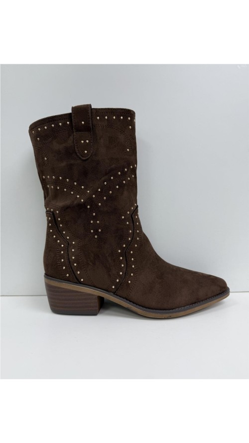 BOTIN CON TACHUELAS MARRON