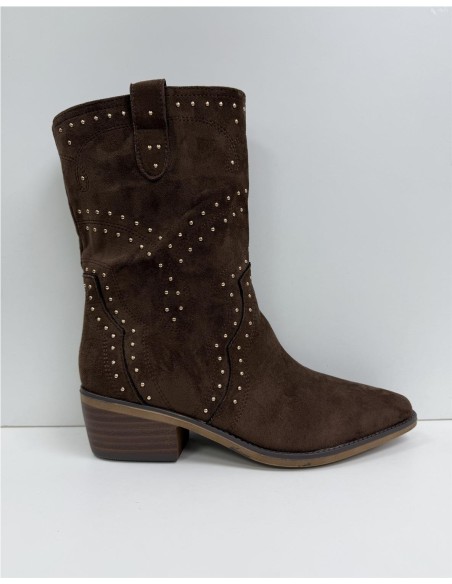 BOTIN CON TACHUELAS MARRON