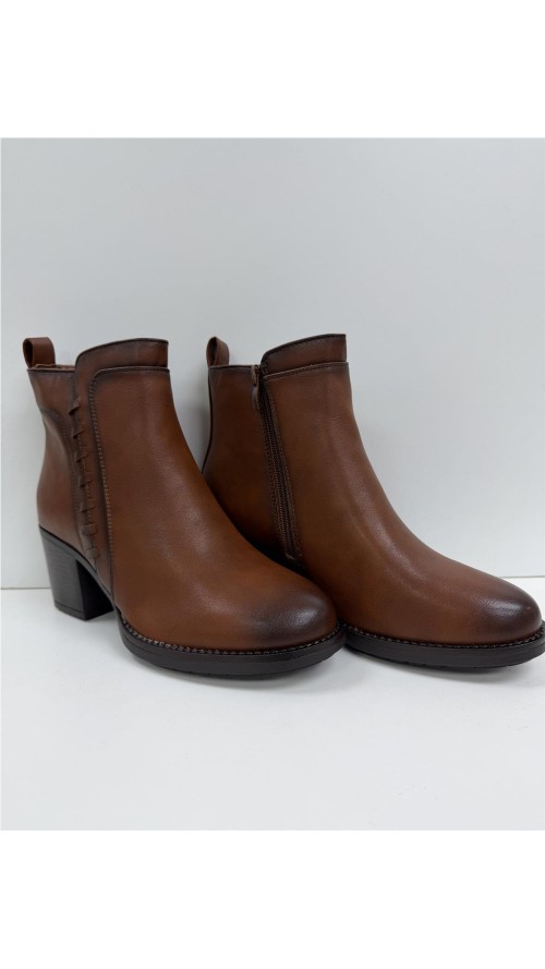 BOTIN RIVETE LATERAL CAMEL