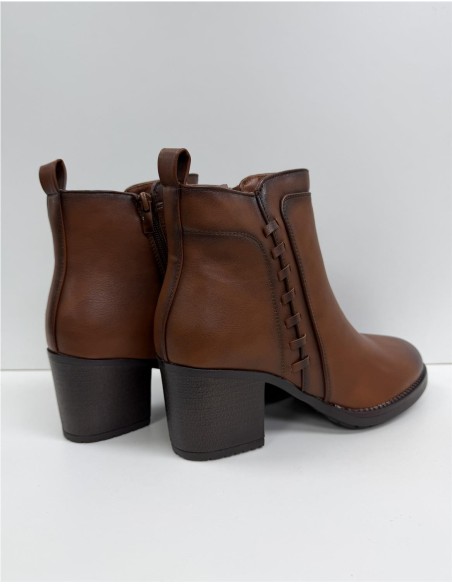 BOTIN RIVETE LATERAL CAMEL