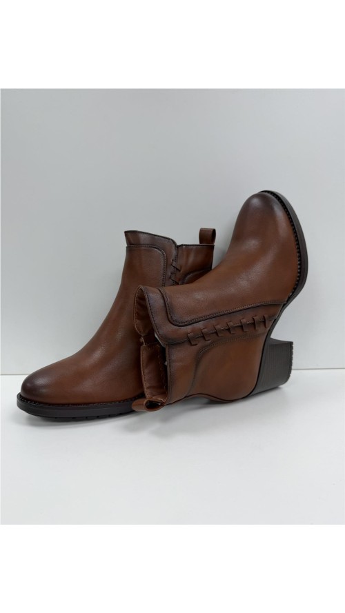 BOTIN RIVETE LATERAL CAMEL