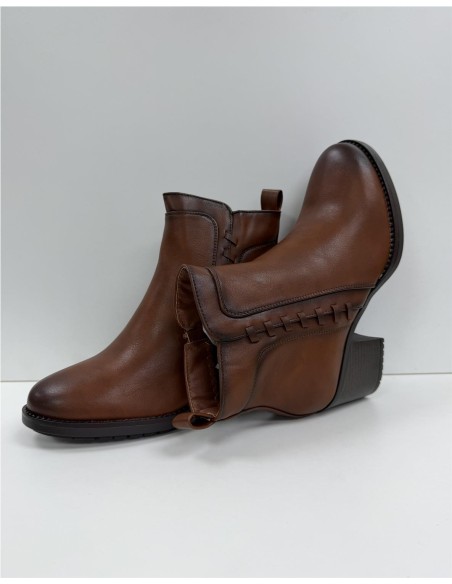 BOTIN RIVETE LATERAL CAMEL