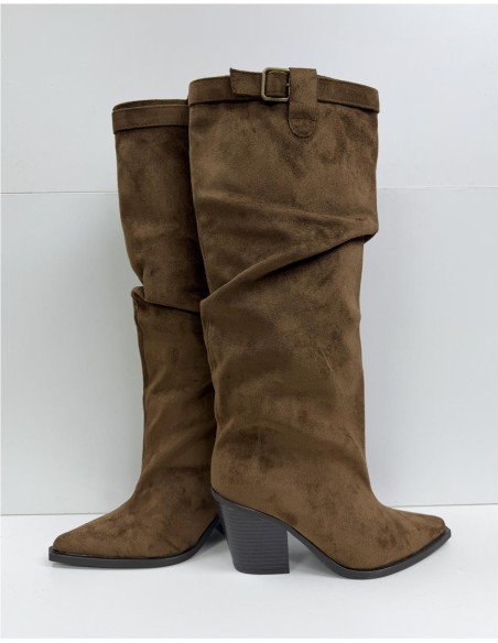 BOTA ARRUGADA COW BOY HEBILLA CAMEL