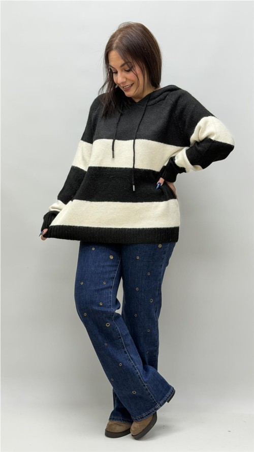 JERSEY CON CAPULLA ADELA NEGRO