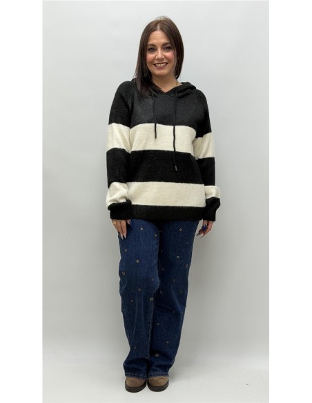 JERSEY CON CAPULLA ADELA NEGRO