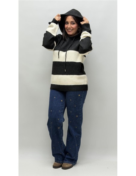 JERSEY CON CAPULLA ADELA NEGRO