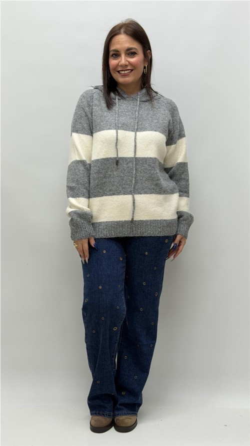 JERSEY CON CAPULLA ADELA BEIG