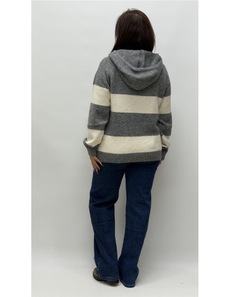 JERSEY CON CAPULLA ADELA BEIG