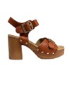SANDALIA HEBILLA T.MADERA CAMEL