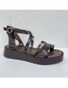 SANDALIA TIRAS HEBILLA LATERAL MARRON
