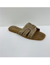 SANDALIA PLANA TACHAS TAUPE