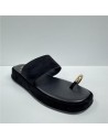SANDALIA PLANA DEDO ORO NEGRO