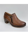 ZAPATO ABOTINADO CON PISO GOMA CUERO