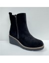 BOTA DE CUÑA DE SERRAJE NEGRO